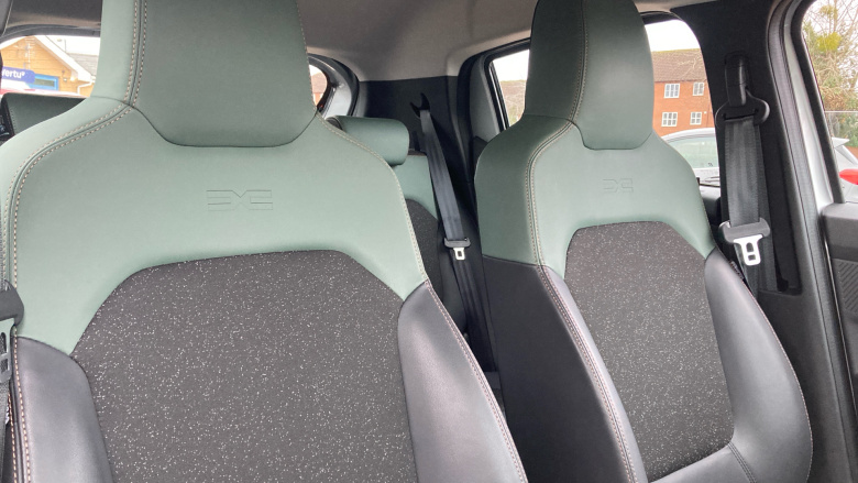 Dacia Spring 27kWh Extreme 65 48kW 5dr Auto Electric Hatchback